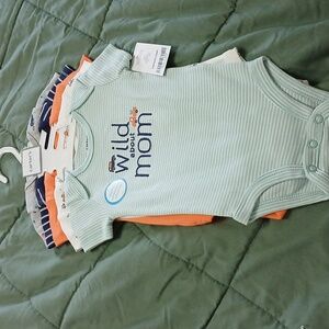 5 piece  3 month carters body suits set